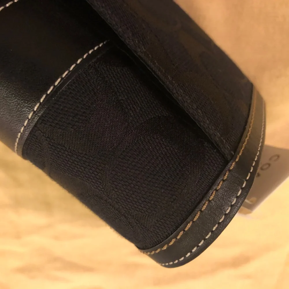 Coach signature black leather trim women’s wallet - Picture 6 of 9
